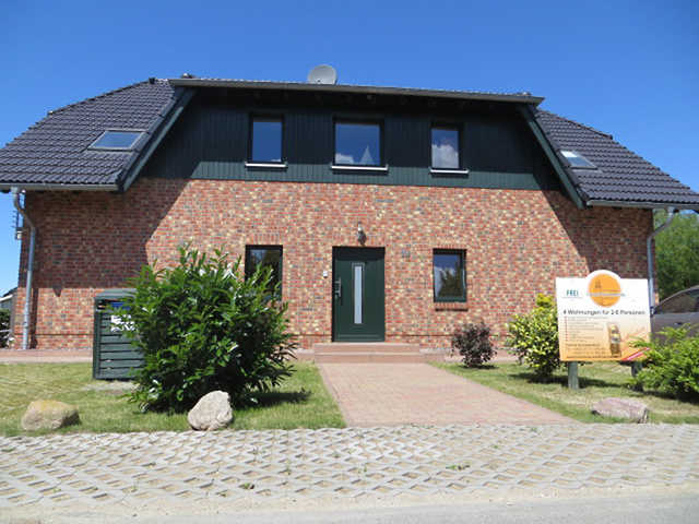 Ferienhaus Leuchtturmblick - WE2 Ferienwohnung in Lancken Granitz