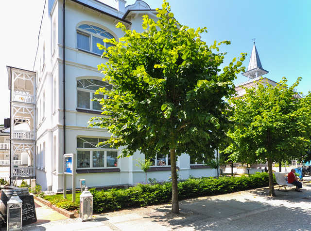 Villa Gudrun Strand-App. 551 Balkon seitl. Meerbl. Ferienwohnung auf Rügen