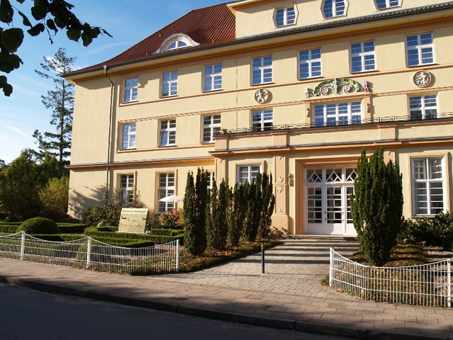 Residenz Unter den Linden 15 idyllisch gelegen - U Ferienwohnung  Kühlungsborn