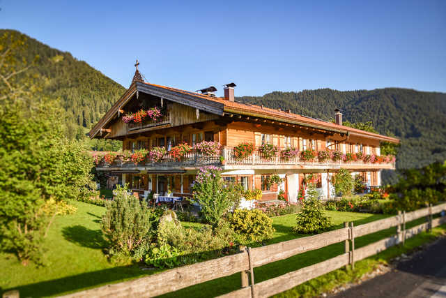 Gästehaus Becher, Kreuth-Point - Ferienwohnun Ferienwohnung in den Alpen