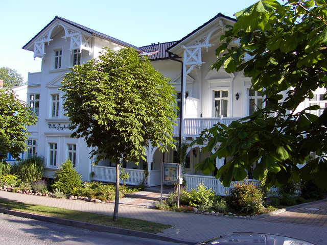 Villa Jagdschloss - VJ-01 Ferienwohnung auf Rügen