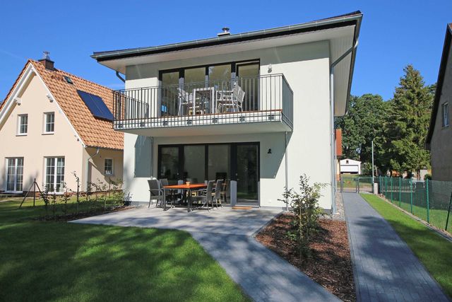 A: Ferienhaus Igelbau mit 2 komfortablen Ferienwoh Ferienwohnung  Ostseeinseln