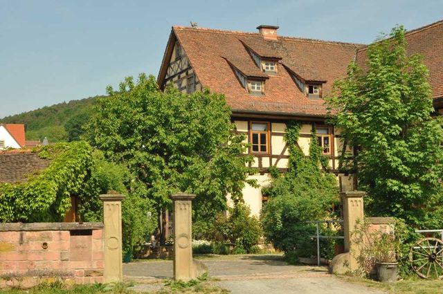 Gästezimmer - Fuhrhalterei Maul - Torbogenzim Ferienwohnung  Odenwald Bergstrasse Hessen