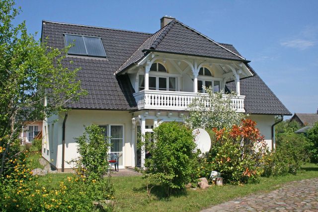 W: Haus Rügenwind mit 5 komfortablen Wohnunge Ferienwohnung auf Rügen