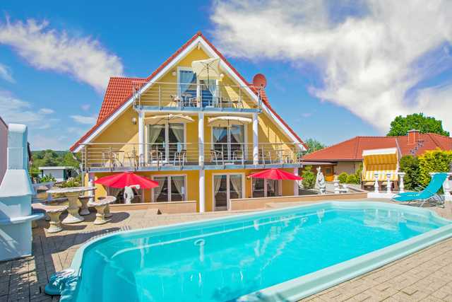 Villa Europa - Wohnungen mit Kamin und gemeinsamen Ferienwohnung auf Usedom