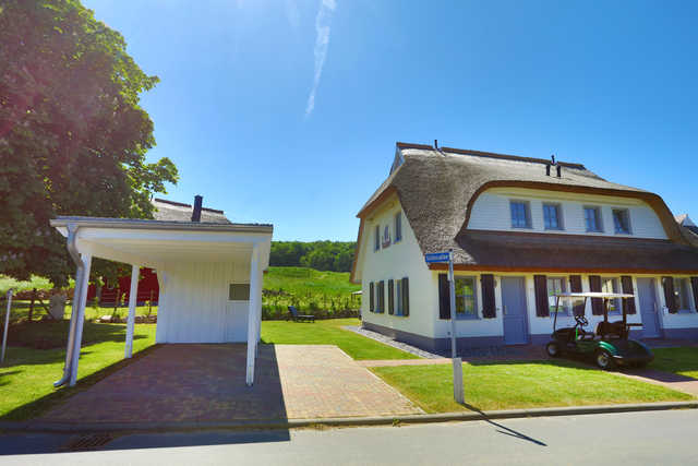 Reet-Doppelhaushälfte Svantevit - strandnah - Ferienhaus auf Rügen