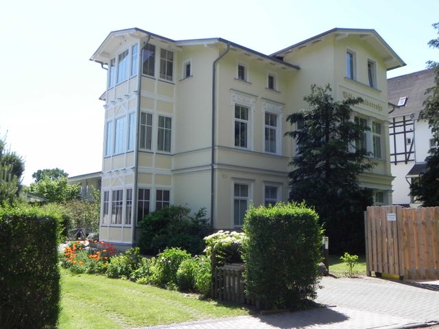Villa Waldstraße 10 - Wohnung 10 Ferienwohnung  Ostseeinseln
